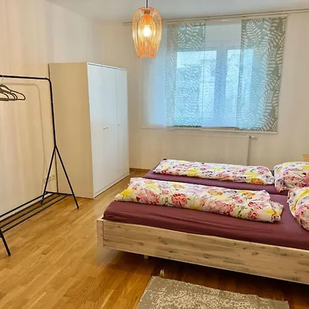 60 M2 Near Airport - Free Parking